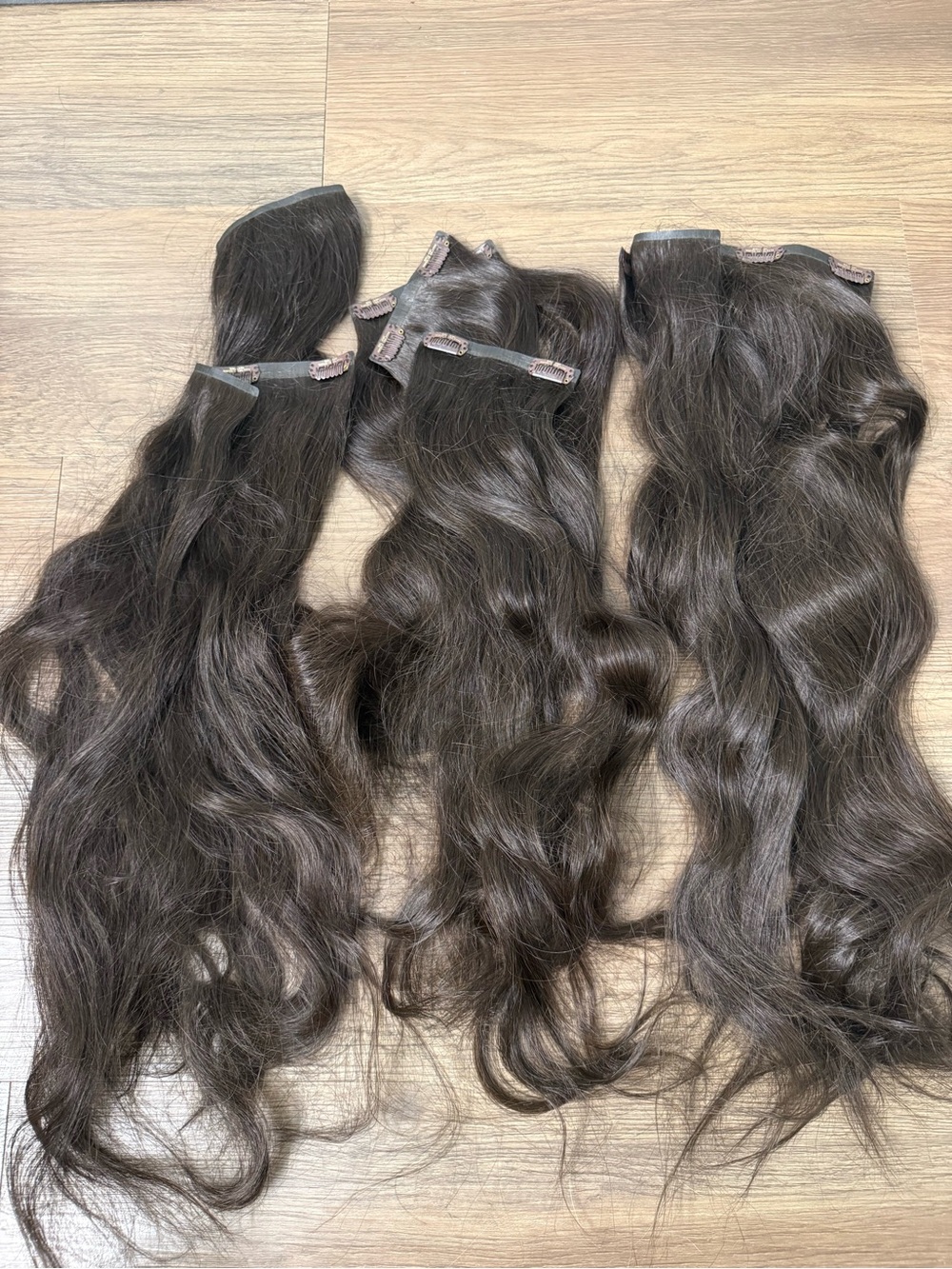 Bellami Silk Seam Clip In extensions 22in - Picture 6 of 6